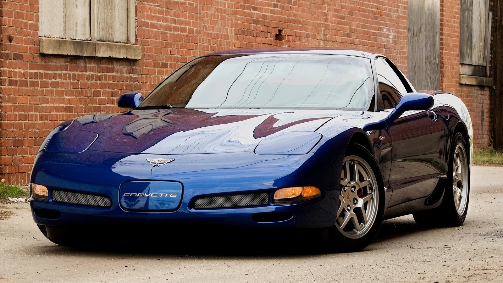 Click to Enlarge-Esc to Close Corvette Generations/C5/C5 2003 Blue Front 2.webp